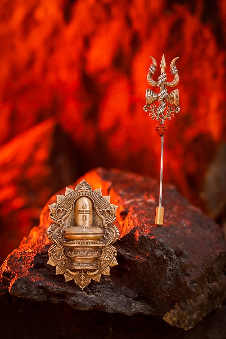 Oxidised Antique Gold Brass Brooch & Lapel Pin Gift Set by Cosa Nostraa at Pernia's Pop Up Shop