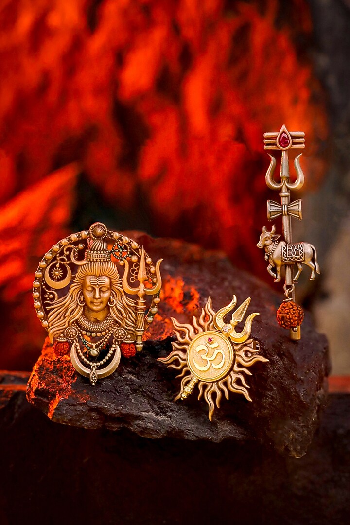Oxidised Antique Gold Brass Lapel Pin & Brooches Gift Set by Cosa Nostraa at Pernia's Pop Up Shop