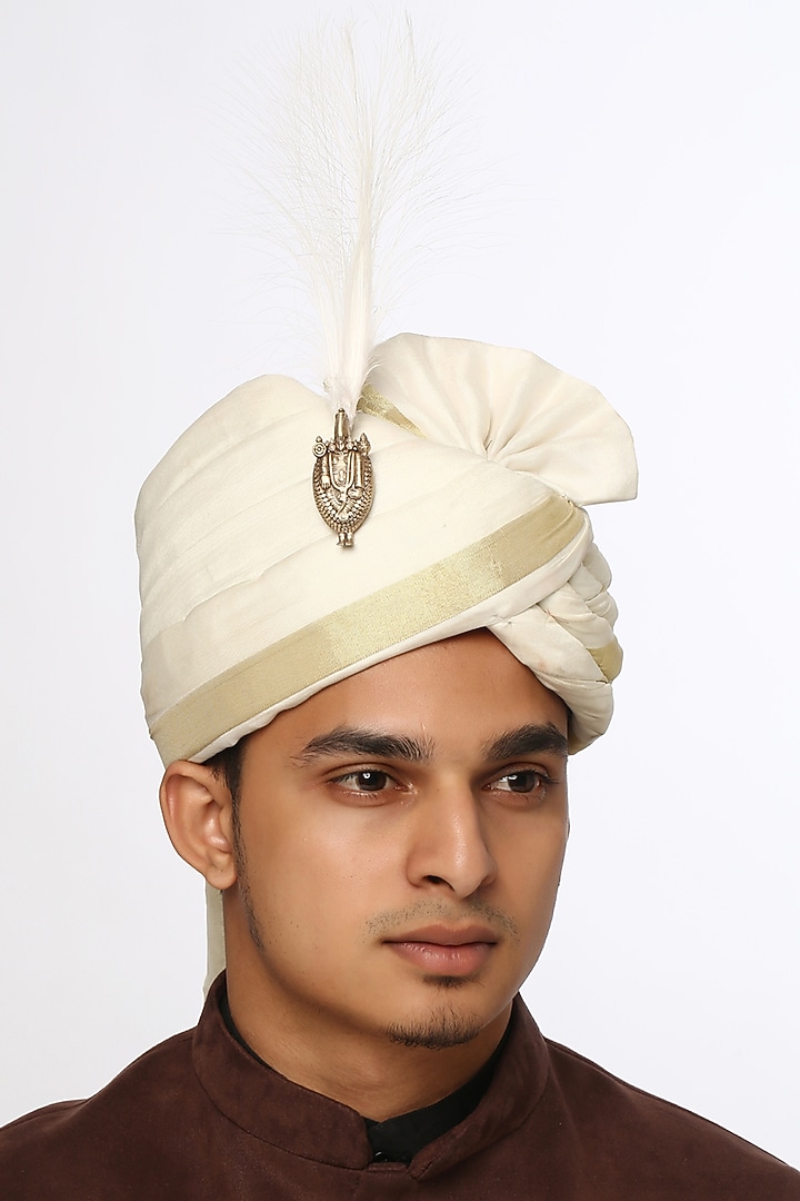 Antique Gold Balaji Kalangi by Cosa Nostraa at Pernia's Pop Up Shop