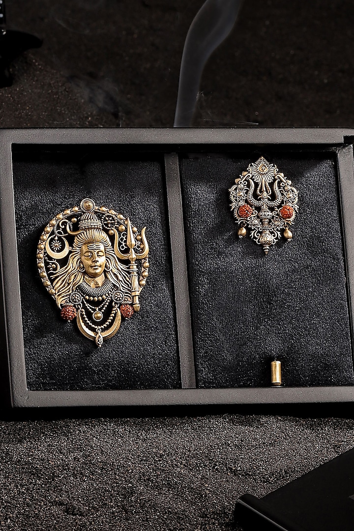 Antique Gold Brass Brooch & Lapel Pin Set by Cosa Nostraa