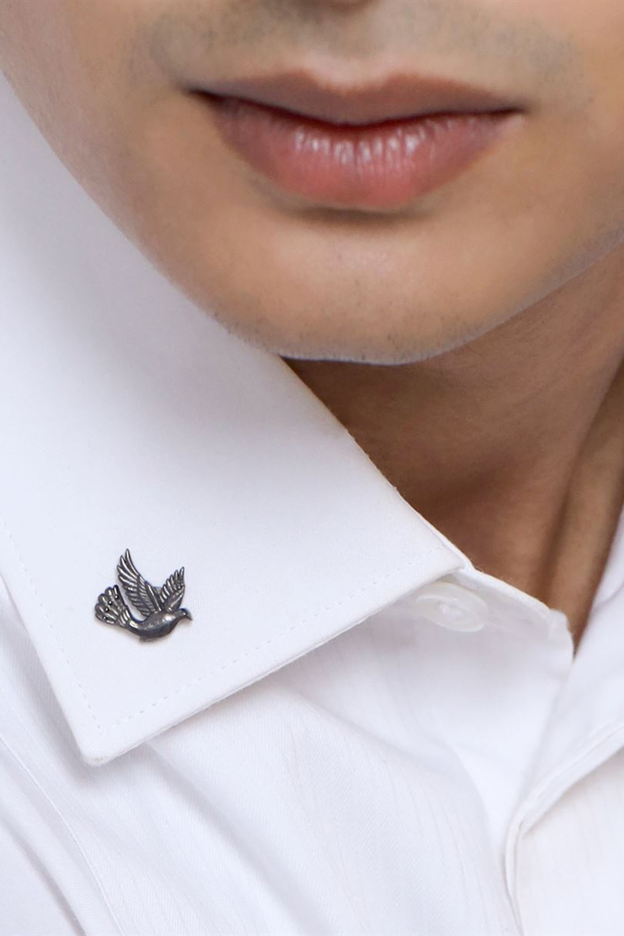 Black Tone Brass Flying Bird Collar Tips (Set of 2) by Cosa Nostraa