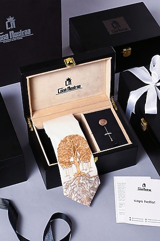 White Silk Tie With Lapel Pin by Cosa Nostraa