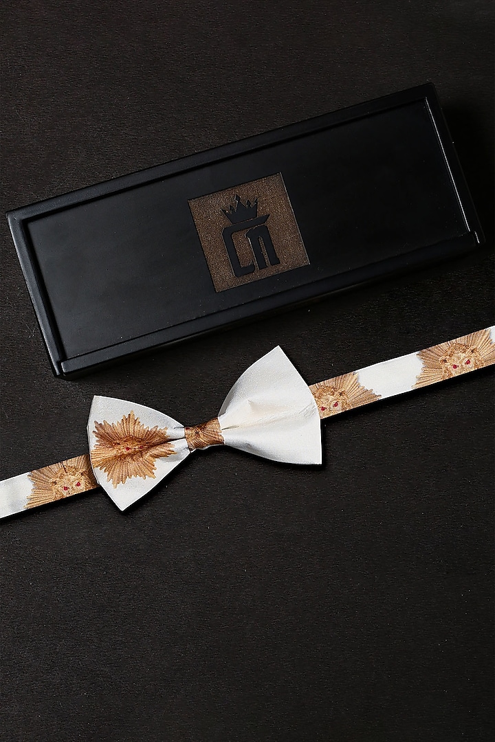 White Silk Printed Bow Tie With Pocket Square by Cosa Nostraa