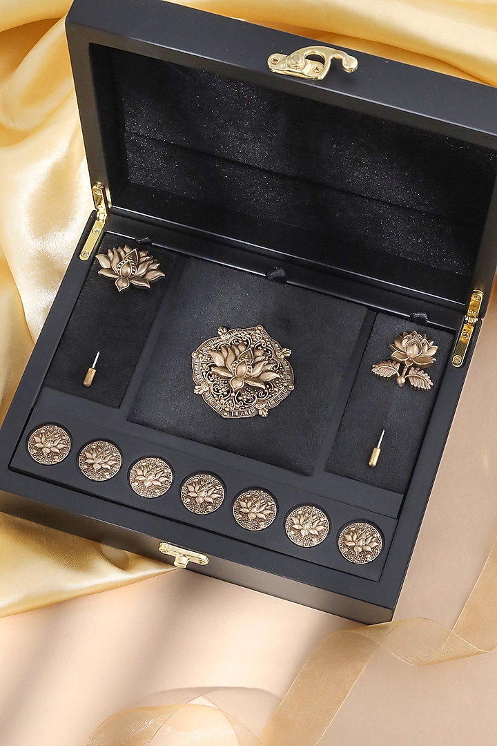 Antique Gold Brass Brooch Set by Cosa Nostraa at Pernia's Pop Up Shop