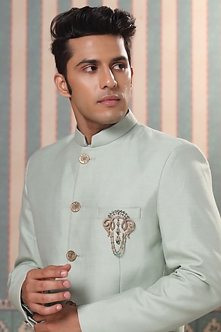 Brooch hot sale in sherwani