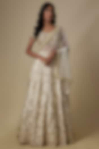 Ivory Raw Silk Floral Embroidered Bridal Lehenga Set by Chamee and Palak at Pernia's Pop Up Shop