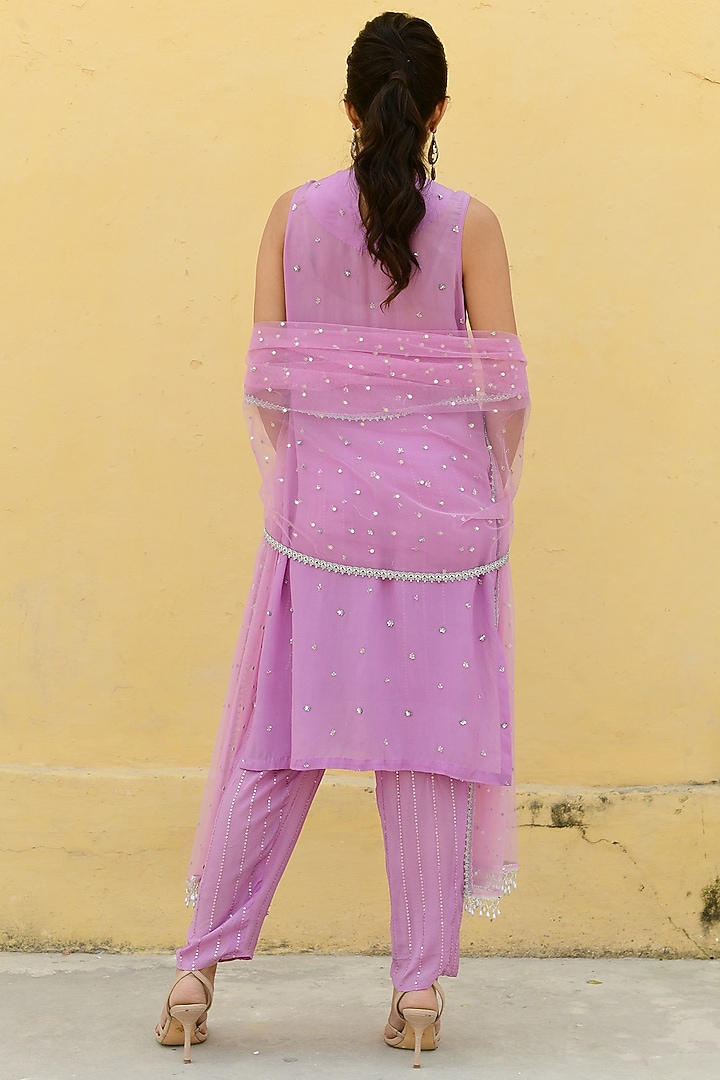 Lavender Crepe Hand Embroidered Kurta Set by Chamee and Palak at Pernia's Pop Up Shop