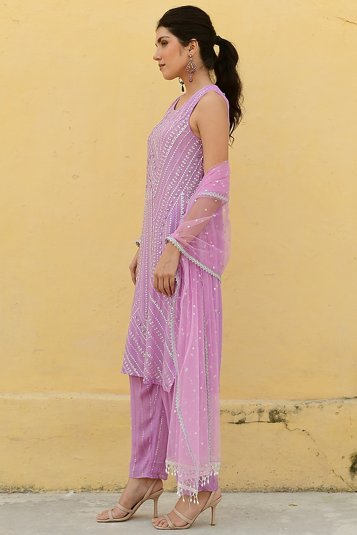 Lavender Crepe Hand Embroidered Kurta Set by Chamee and Palak at Pernia's Pop Up Shop