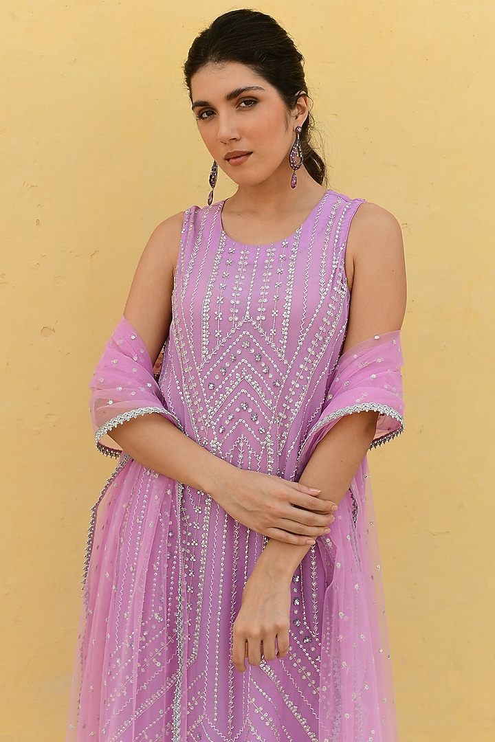 Lavender Crepe Hand Embroidered Kurta Set by Chamee and Palak at Pernia's Pop Up Shop