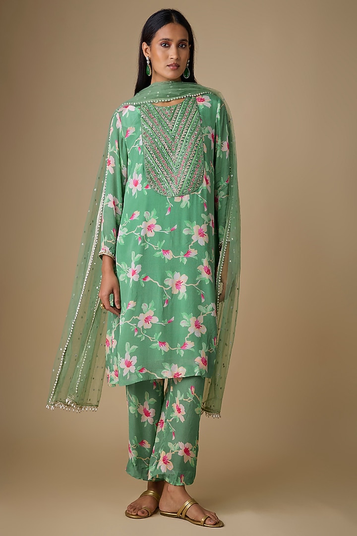 Green Georgette Floral Printed Kurta Set by Chamee and Palak at Pernia's Pop Up Shop