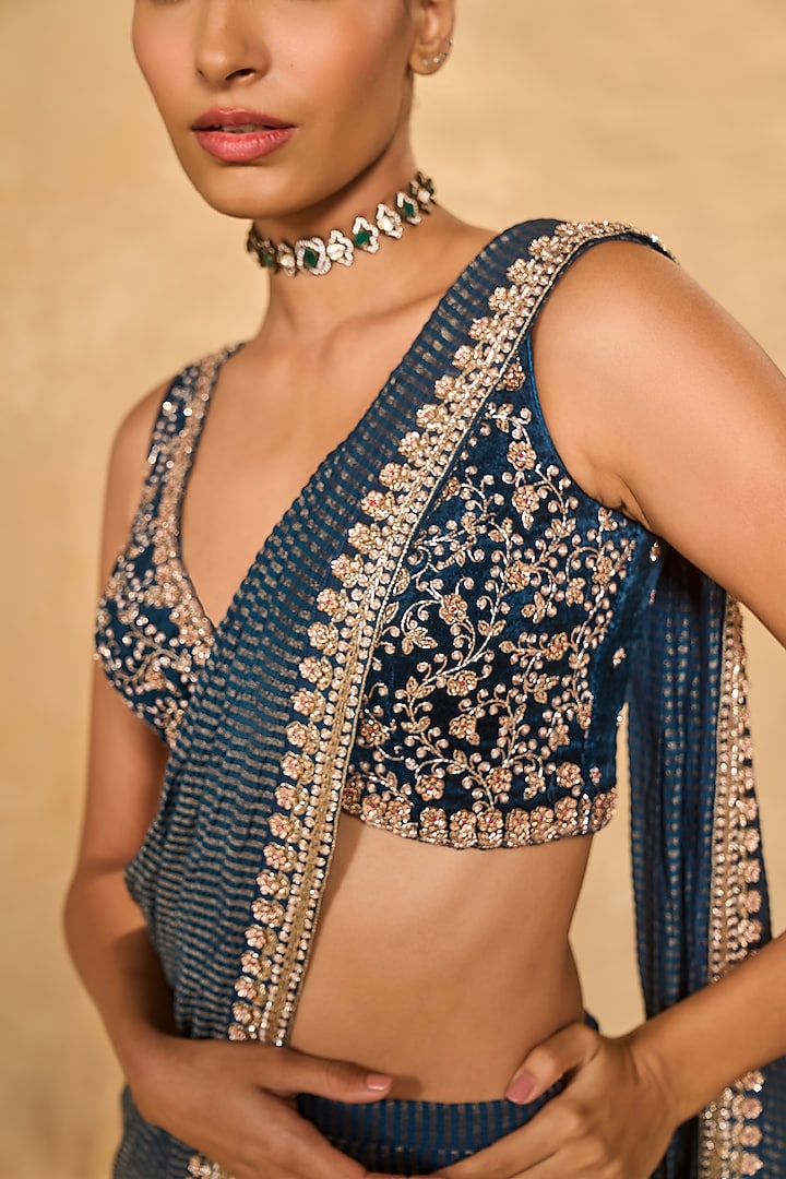 Blue Tissue Jamawar Gusset Pre-Draped Wedding Saree Set by Chamee and Palak at Pernia's Pop Up Shop
