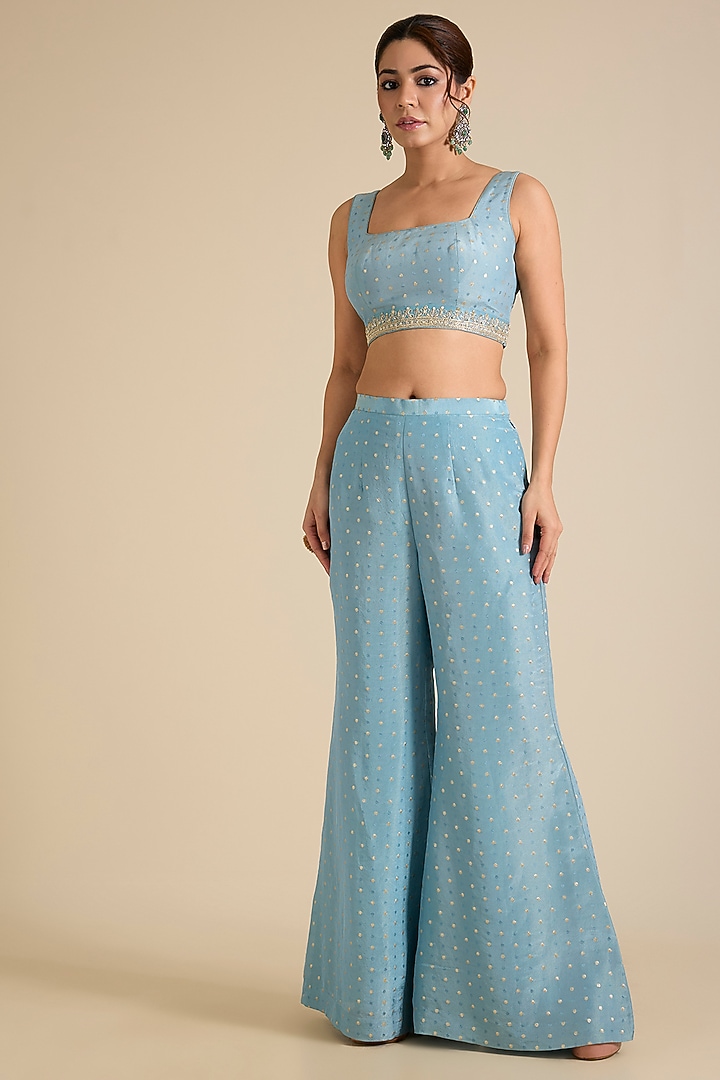 Blue Organza Glass Beads Embroidered Cape Set by Chamee and Palak at Pernia's Pop Up Shop