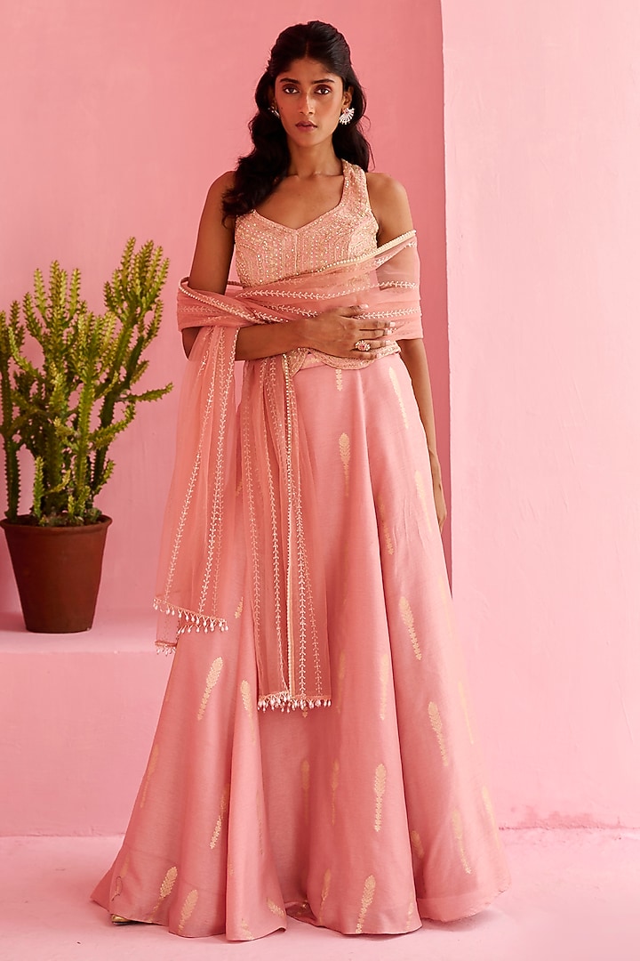 Peach-Pink Jamawar Wedding Lehenga Set by Chamee and Palak at Pernia's Pop Up Shop