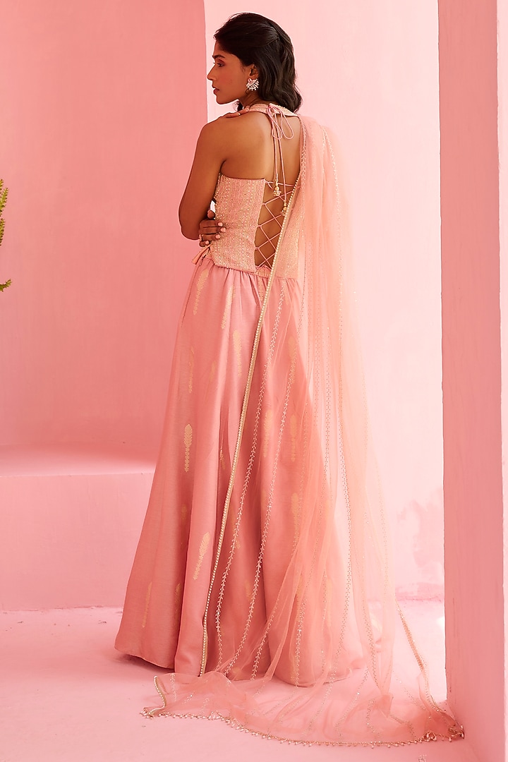 Peach-Pink Jamawar Wedding Lehenga Set by Chamee and Palak at Pernia's Pop Up Shop