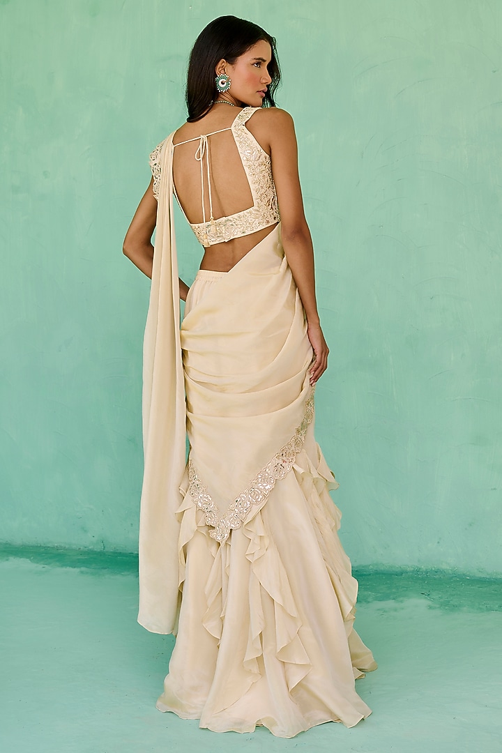 Ivory Tissue Silk Pre-Draped Wedding Saree Set by Chamee and Palak at Pernia's Pop Up Shop
