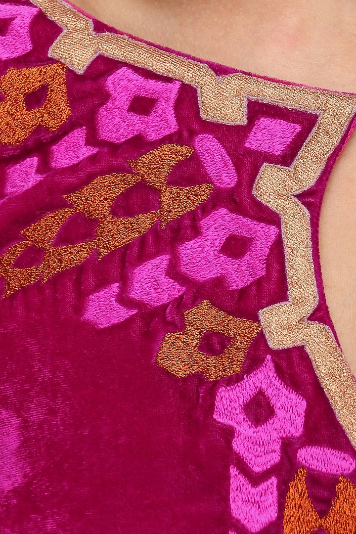 Deep pink embroidered kurta and pleated palazzo set available only at Pernia's Pop Up Shop.