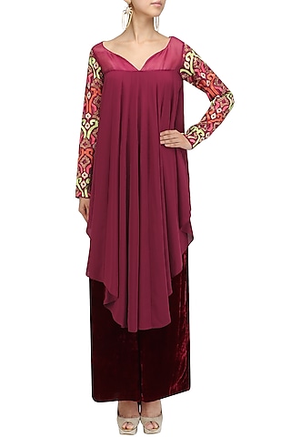 Burgundy Asymmetrical Pleated Kurta and Pants Set by Chandni Sahi