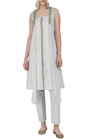 Water Grey Embroidered Panelled Kurta with Pants Set by Chandni Sahi