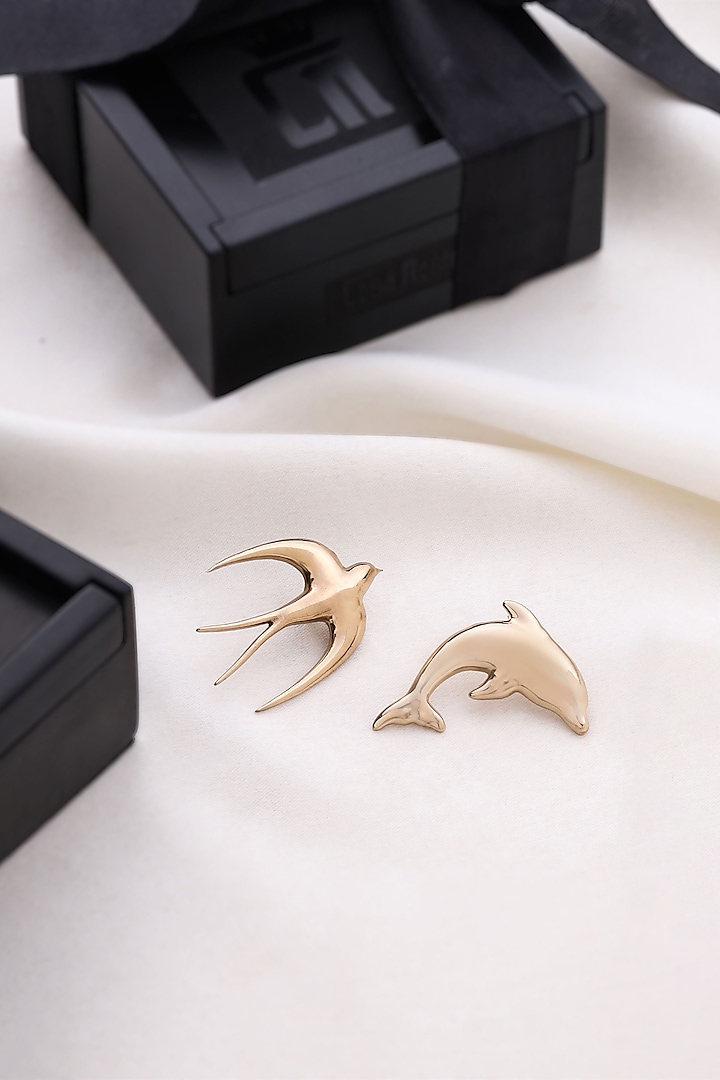 Gold Brass Brooch (Set of 2) by Cosa Nostraa