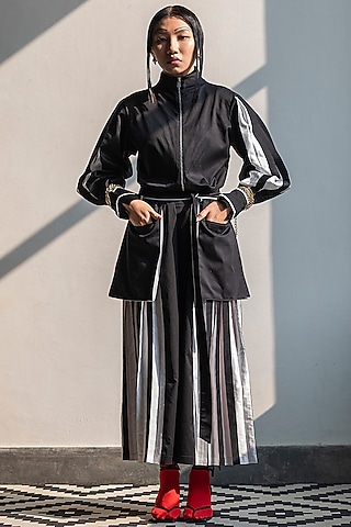Black Oversized Dress With Belt by Corpora Studio