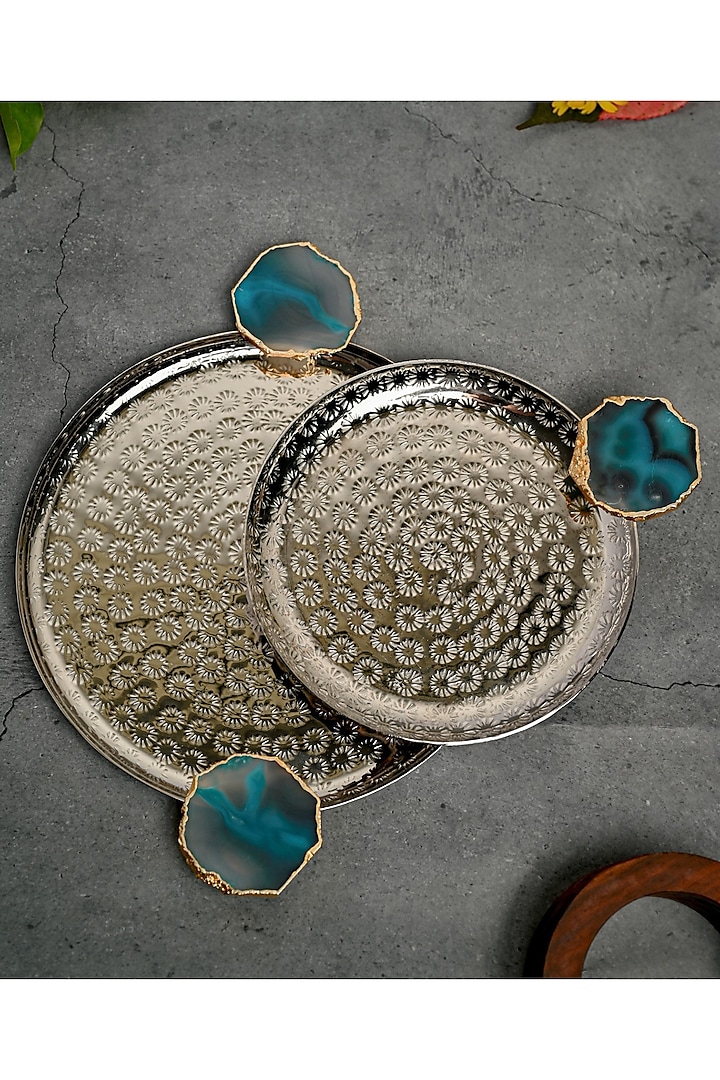 Turquoise Agate Round Aluminum Tray (Set Of 2) by Home Jewels by Cotton Indya
