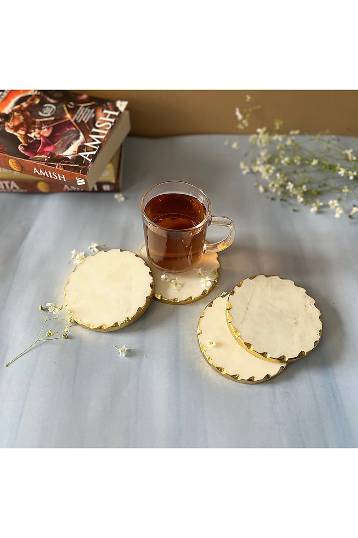 White Marble Round Coasters (Set of 4) by Home Jewels by Cotton Indya