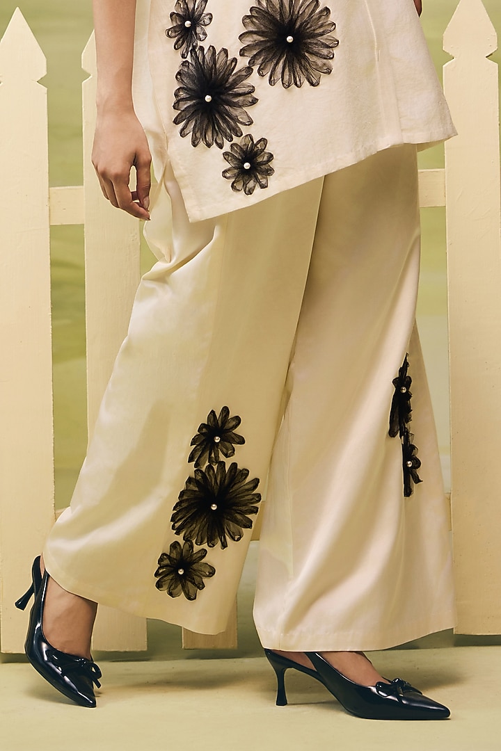 Cream Mul Chanderi Floral Embroidered Co-Ord Set by Couche at Pernia's Pop Up Shop