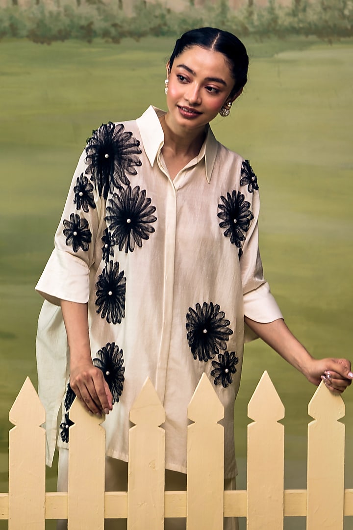 Cream Mul Chanderi Floral Embroidered Co-Ord Set by Couche at Pernia's Pop Up Shop