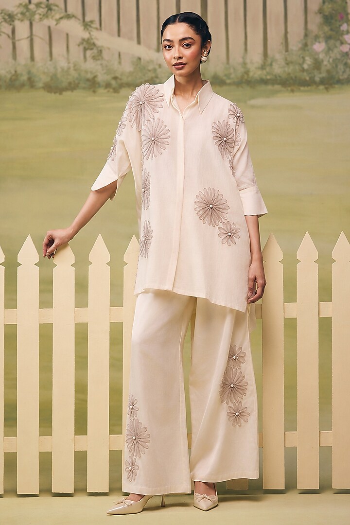 Cream & Dull Mauve Mulmul Chanderi Applique Embroidered Co-Ord Set by Couche at Pernia's Pop Up Shop