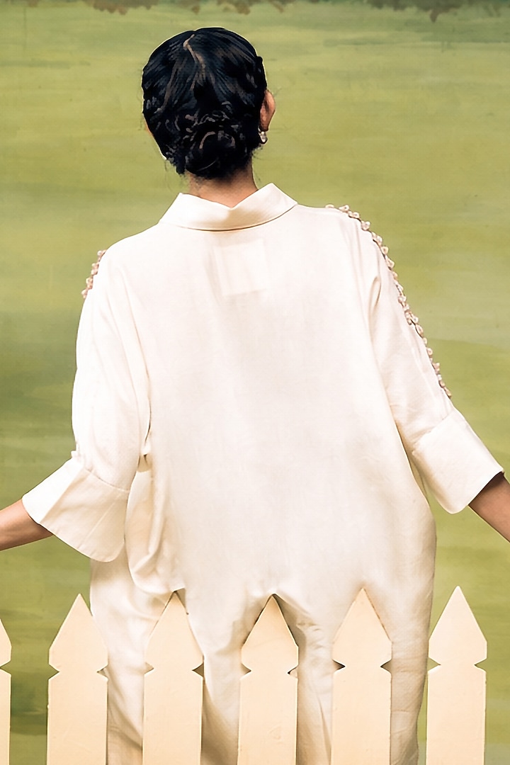 Cream & Dull Mauve Mulmul Chanderi Applique Embroidered Co-Ord Set by Couche at Pernia's Pop Up Shop