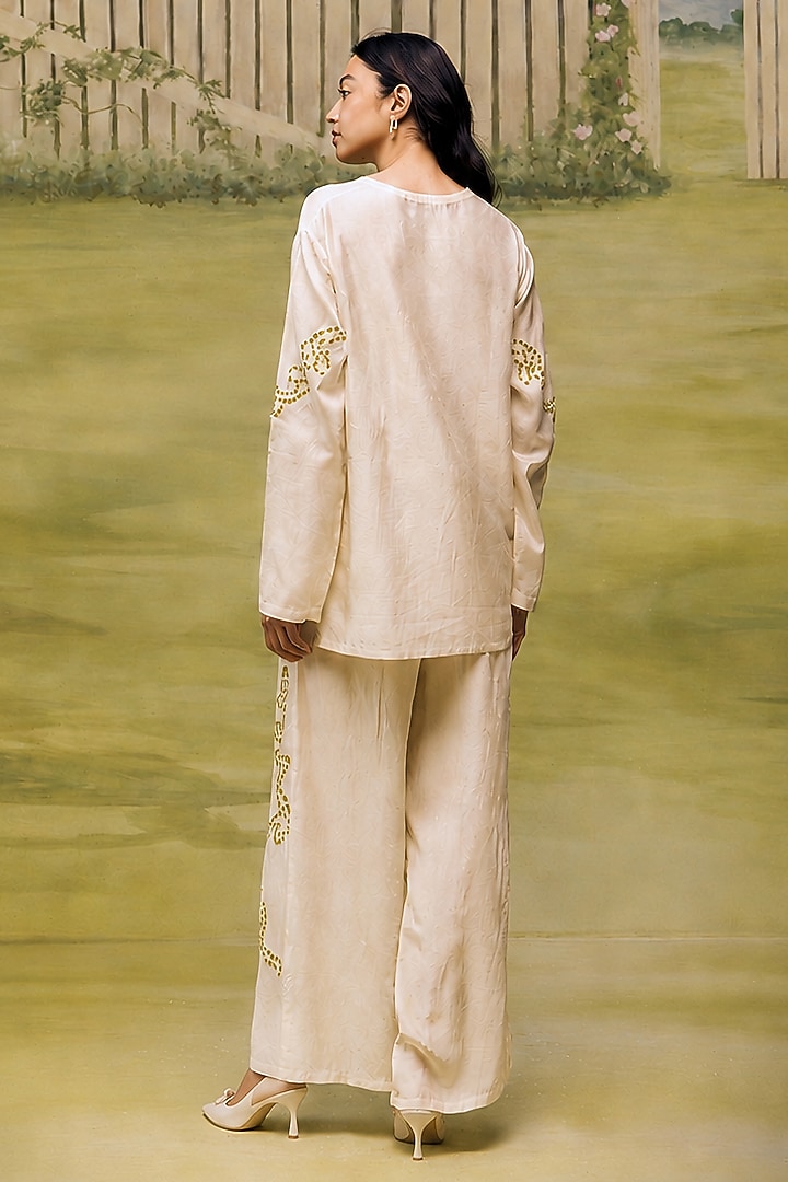 Cream Mulmul Chanderi Machine Embroidered Floral Printed Co-Ord Set by Couche at Pernia's Pop Up Shop
