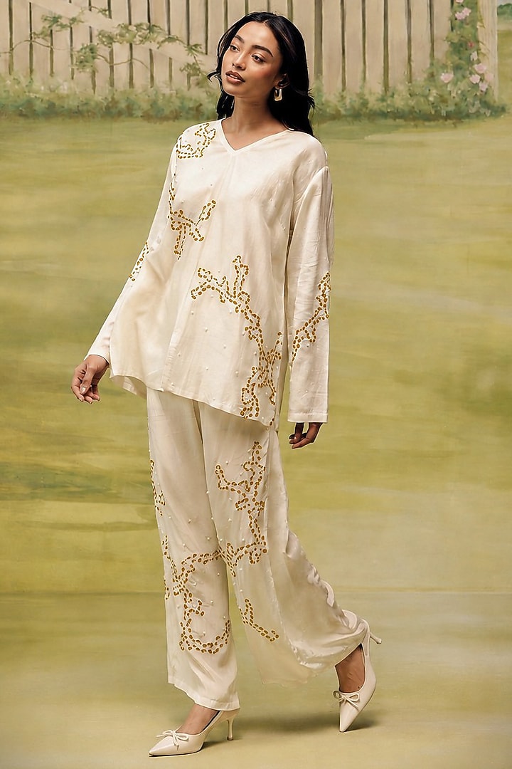 Cream Mulmul Chanderi Machine Embroidered Floral Printed Co-Ord Set by Couche at Pernia's Pop Up Shop