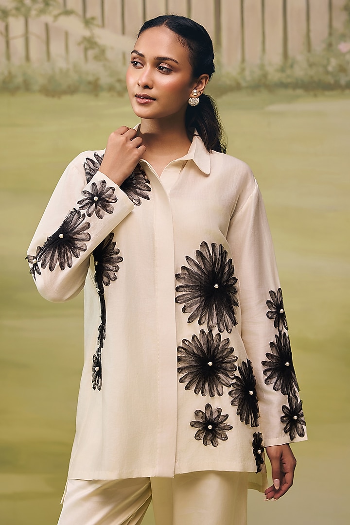 Cream & Black Mulmul Chanderi Floral Applique Co-Ord Set by Couche at Pernia's Pop Up Shop