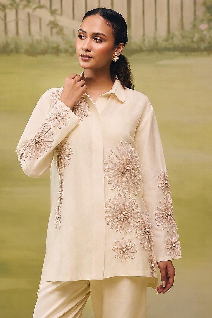 Cream & Dull Mauve Mulmul Chanderi Floral Applique Co-Ord Set by Couche at Pernia's Pop Up Shop