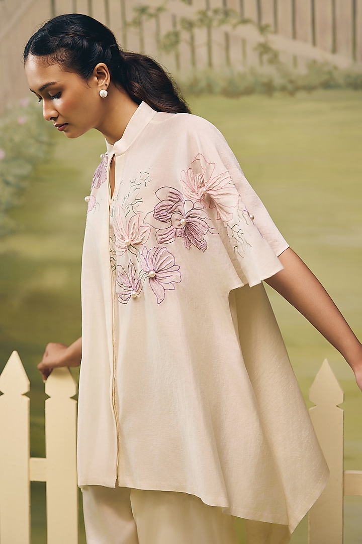 Cream Mulmul Chanderi Lilac Floral Embroidered Co-ord Set by Couche at Pernia's Pop Up Shop