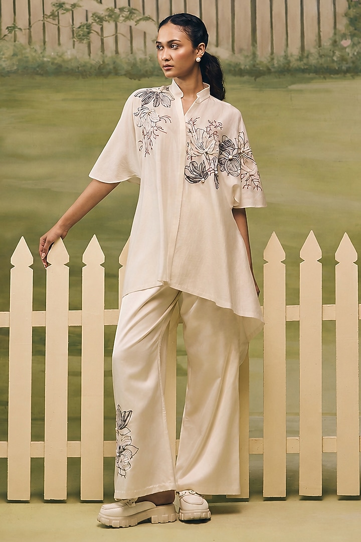 Cream & Black Mulmul Chanderi Floral Embroidered Co-ord Set by Couche at Pernia's Pop Up Shop