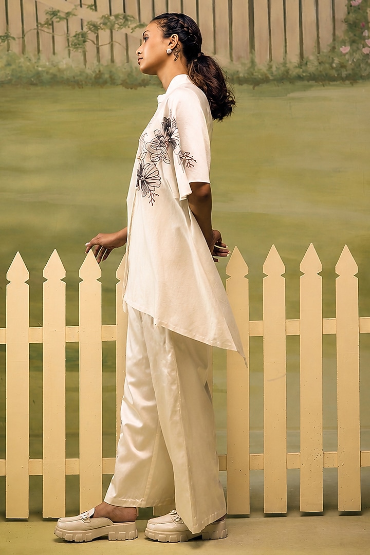 Cream & Black Mulmul Chanderi Floral Embroidered Co-ord Set by Couche at Pernia's Pop Up Shop