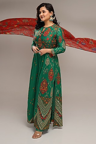 Bottle Green Linen Resham Embroidered Kurta Set by SHRADDHA RAMBHIA