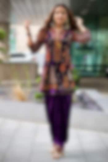 Purple Linen Silk Resham Embroidered Kurta Set by SHRADDHA RAMBHIA at Pernia's Pop Up Shop