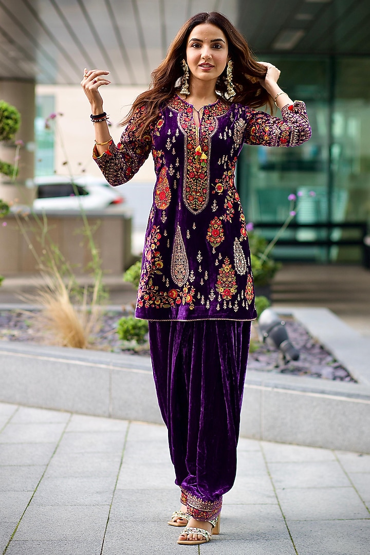 Purple Linen Silk Resham Embroidered Kurta Set by SHRADDHA RAMBHIA at Pernia's Pop Up Shop