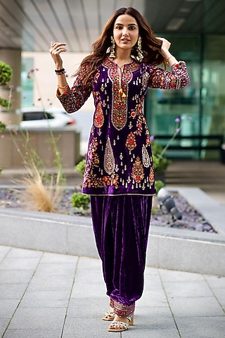Purple Linen Silk Resham Embroidered Kurta Set by SHRADDHA RAMBHIA