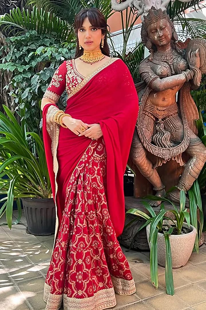 Red Georgette & Tussar Embroidered Draped Reception Saree Set by GOPI VAID at Pernia's Pop Up Shop