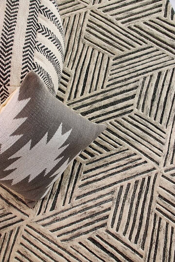Ivory & Grey Hand-Tufted Rug In Repeated Pattern Of Concentric Lines by The blue knot at Pernia's Pop Up Shop