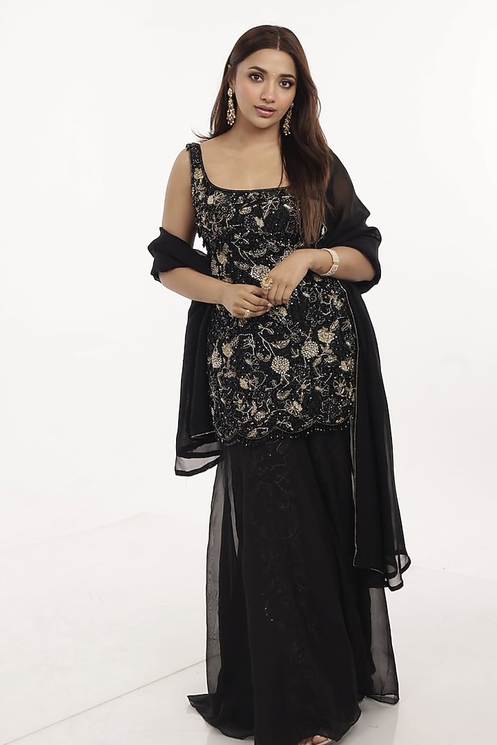Black Pure Crepe Cutdana Embroidered Kurta Set by Krishna Padia at Pernia's Pop Up Shop