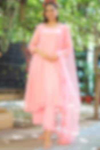Light Pink Cotton Chanderi Embroidered Kurta Set by Charu Makkar at Pernia's Pop Up Shop