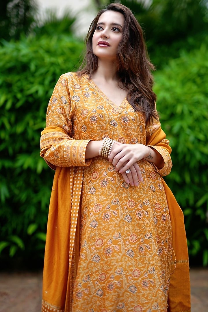 Mustard Floral Printed Kurta Set by Shrutkirti at Pernia's Pop Up Shop