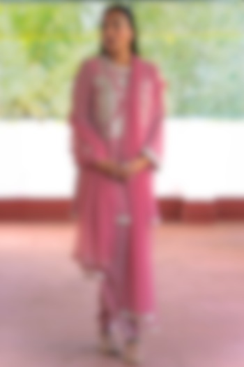 Onion Pink Velvet Placement Embroidered Kurta Set by Ridhi Mehra at Pernia's Pop Up Shop