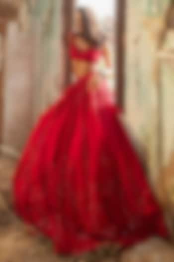 Red Organza Embroidered Bridal Lehenga Set by Ridhi Mehra at Pernia's Pop Up Shop