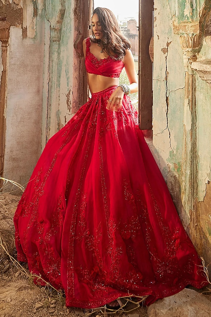 Red Organza Embroidered Bridal Lehenga Set by Ridhi Mehra at Pernia's Pop Up Shop