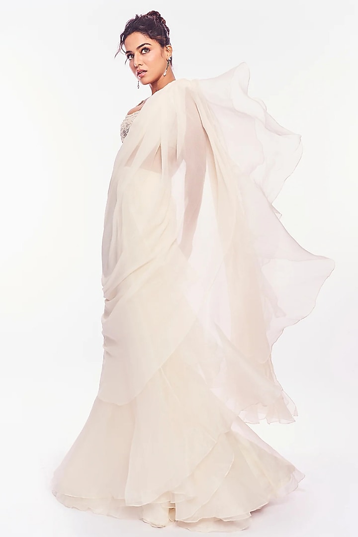 Ivory Chiffon & Organza Ruffled Draped Reception Saree Set by Ridhi Mehra at Pernia's Pop Up Shop